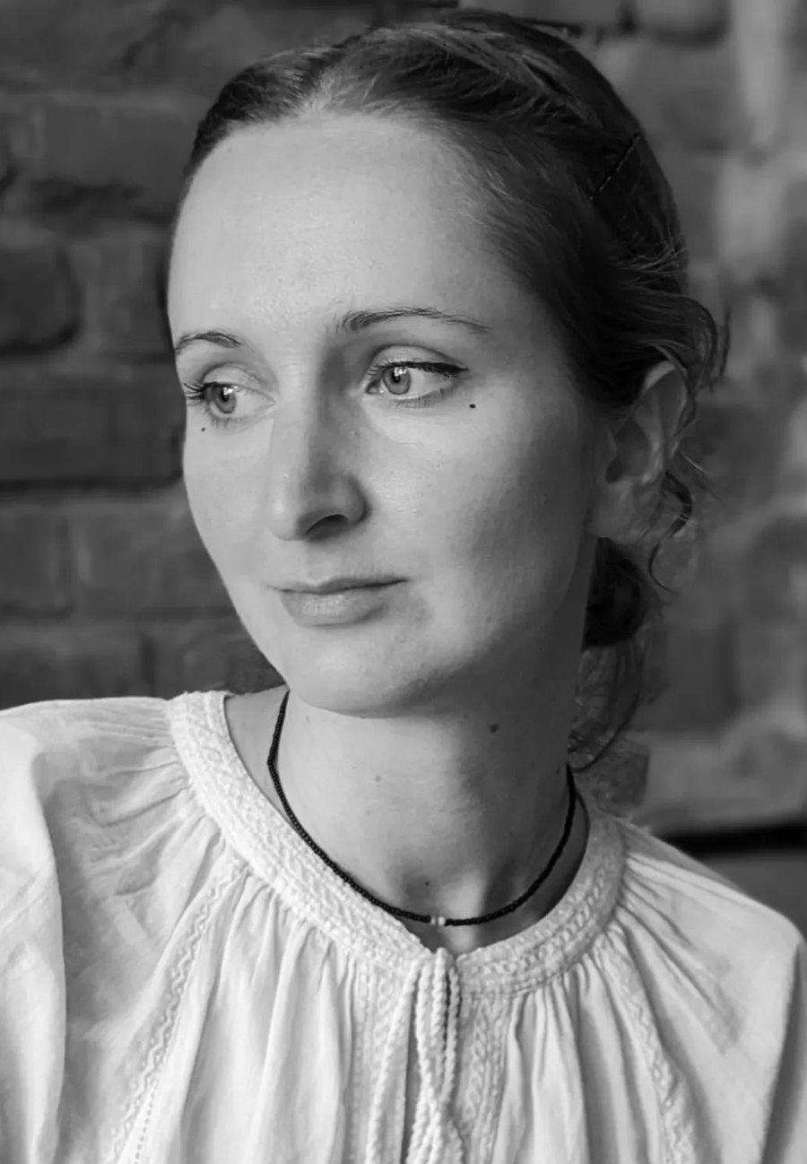 Аліна Анохіна, портрет